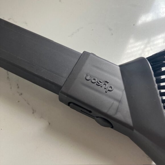 Share Dyson Crevice Brush Attachment DC40 DC25 DC41 DC65 DC33 Ball Animal Genuin - Picture 8 of 9